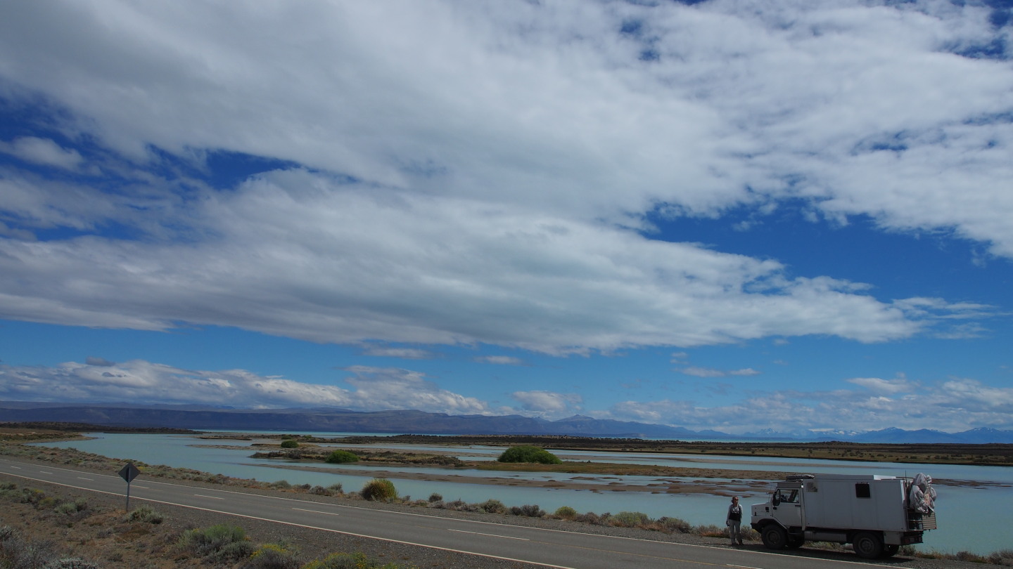 am Lago Argentino entlang nach El Calafate