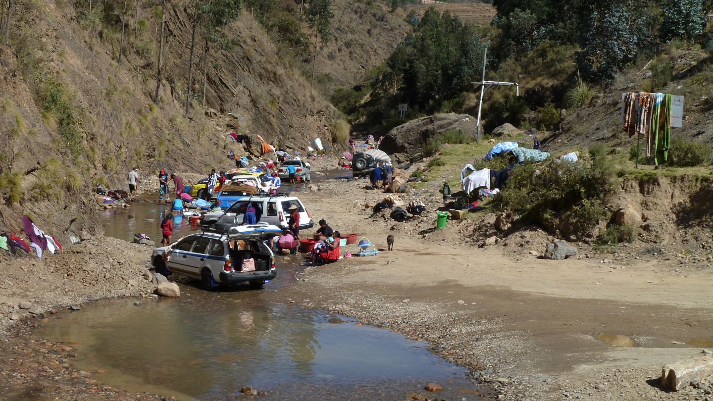 Auf dem Weg nach La Paz: Autowaschstraße auf bolivianisch