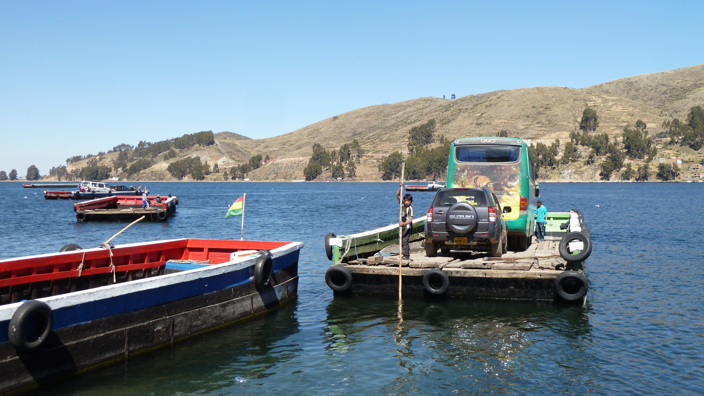 Fährverkehr am Titicacasee