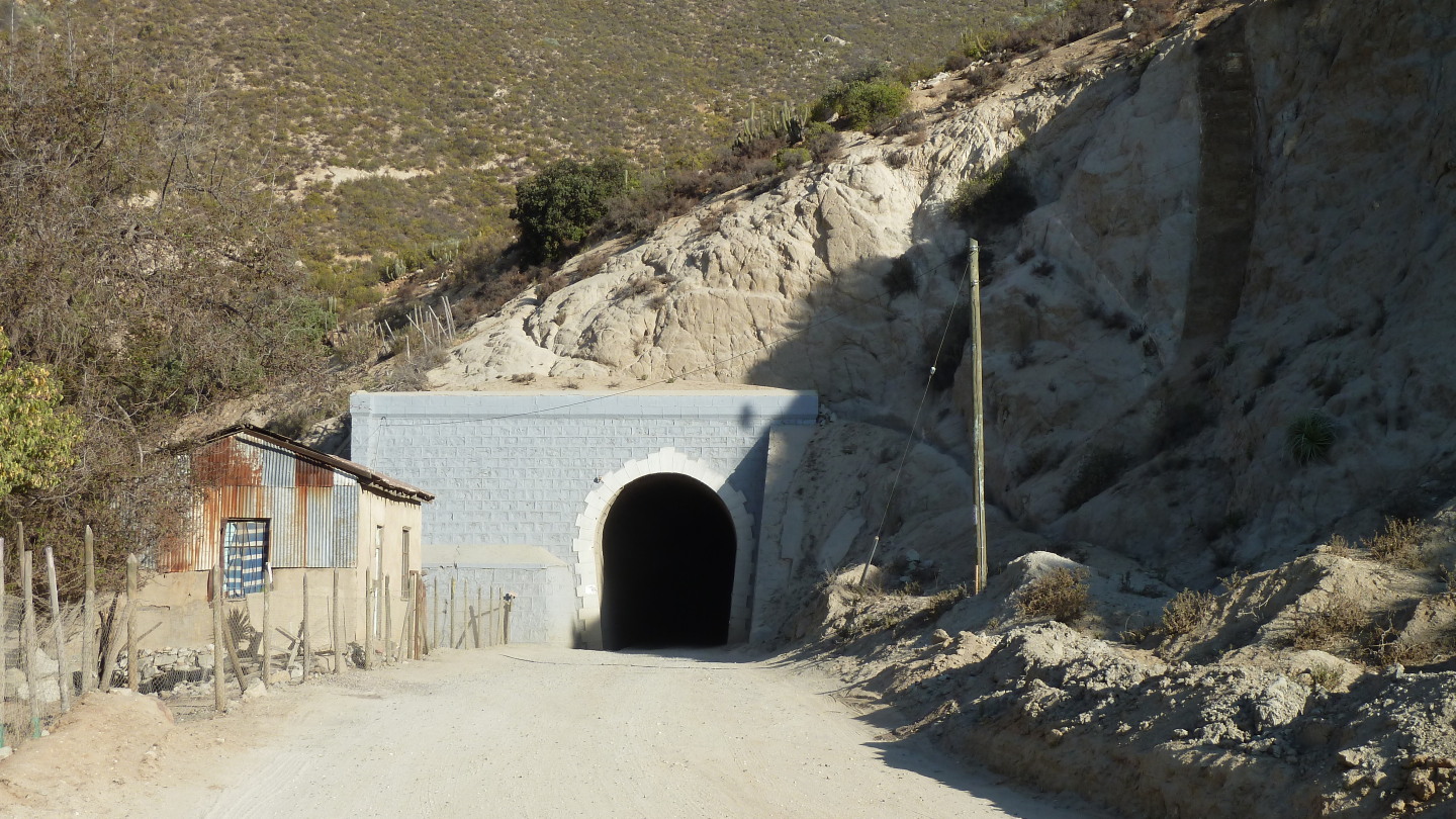 einspuriger Tunnel in Chile